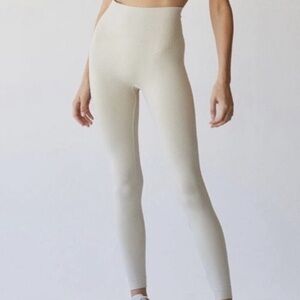 SETACTIVE NWT SCULPTFLEX® LEGGINGS - OAT MILK.